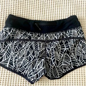 Lululemon running short